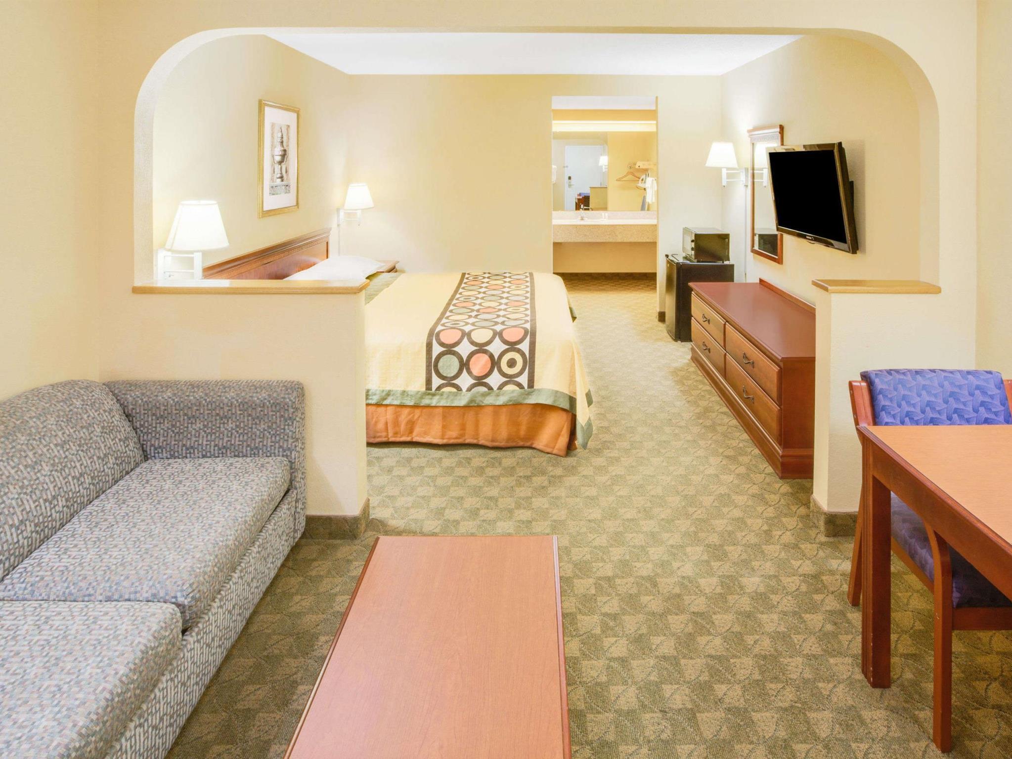 ซูเปอร์ 8 บาย วินด์แฮม ไดเบอร์วิลล์ บิล็อกซี แอเรีย Hotel ภายนอก รูปภาพ