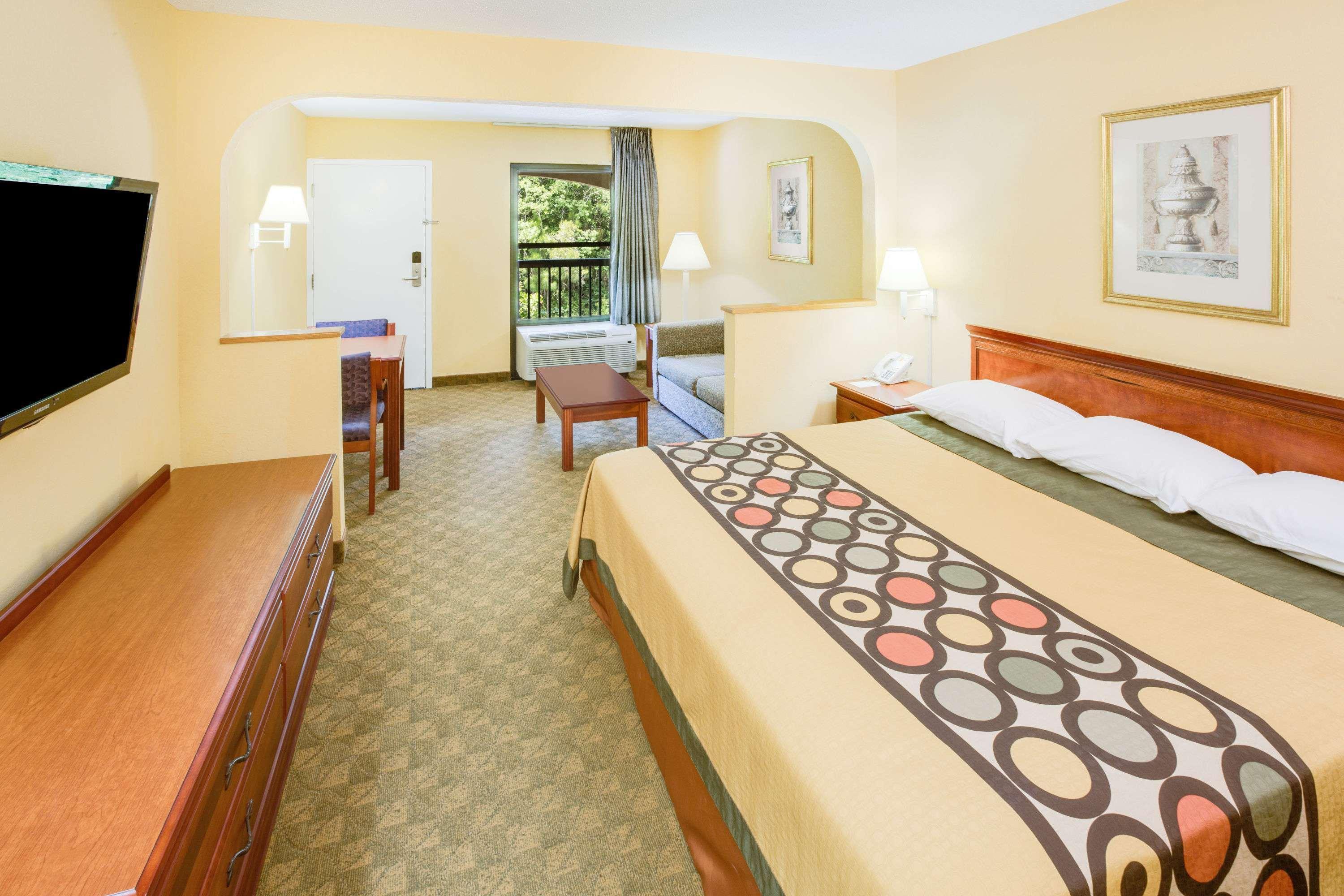 ซูเปอร์ 8 บาย วินด์แฮม ไดเบอร์วิลล์ บิล็อกซี แอเรีย Hotel ภายนอก รูปภาพ
