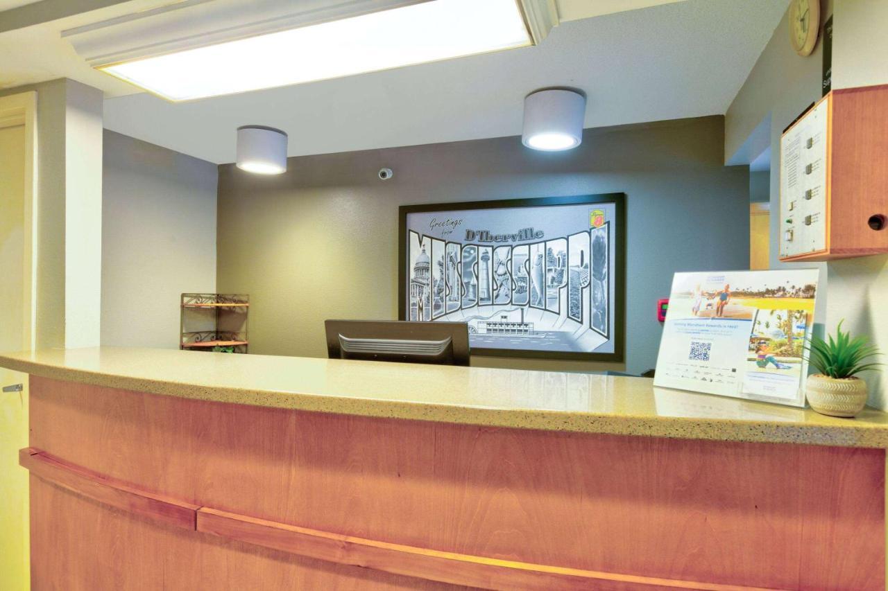 ซูเปอร์ 8 บาย วินด์แฮม ไดเบอร์วิลล์ บิล็อกซี แอเรีย Hotel ภายนอก รูปภาพ