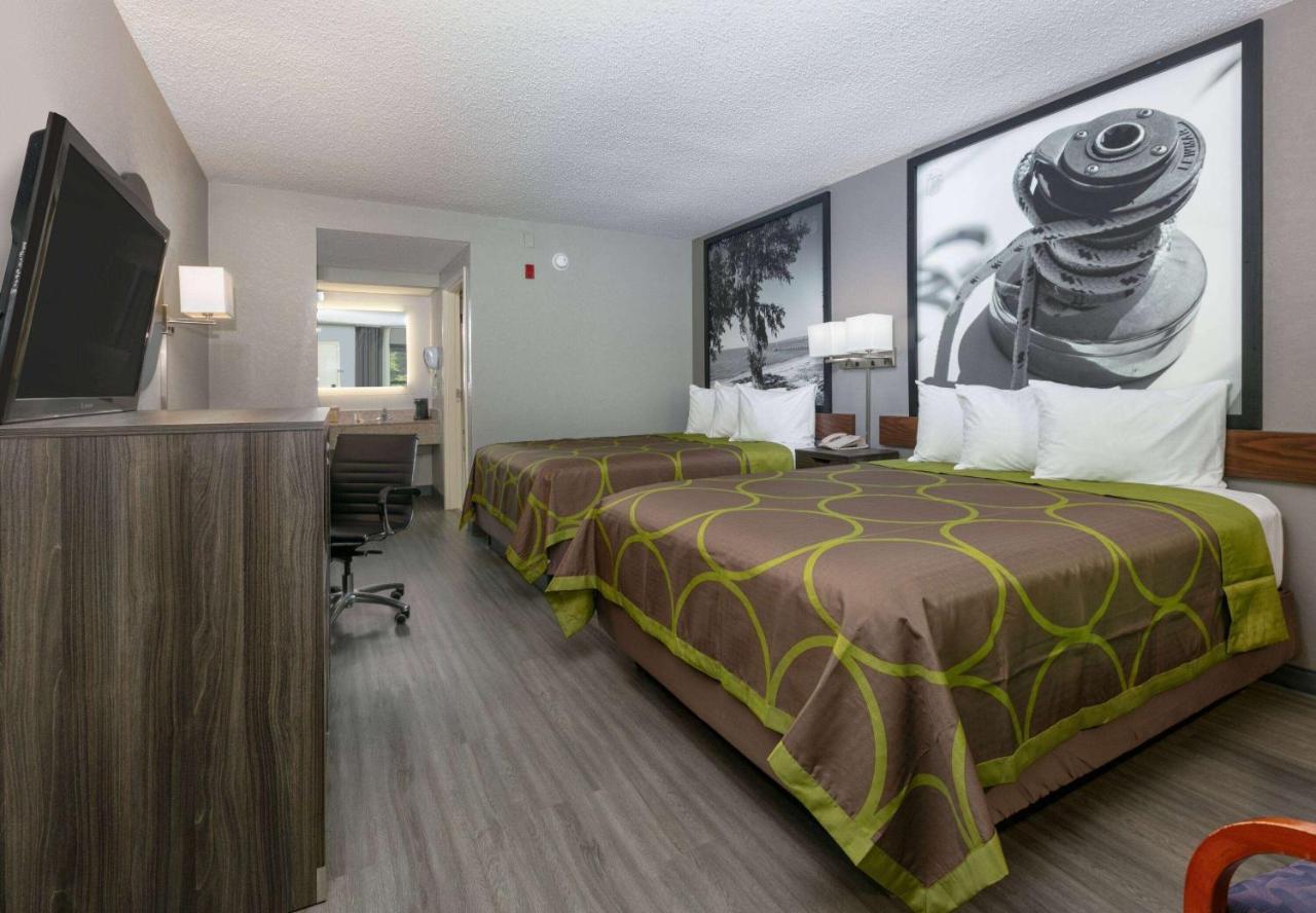 ซูเปอร์ 8 บาย วินด์แฮม ไดเบอร์วิลล์ บิล็อกซี แอเรีย Hotel ภายนอก รูปภาพ