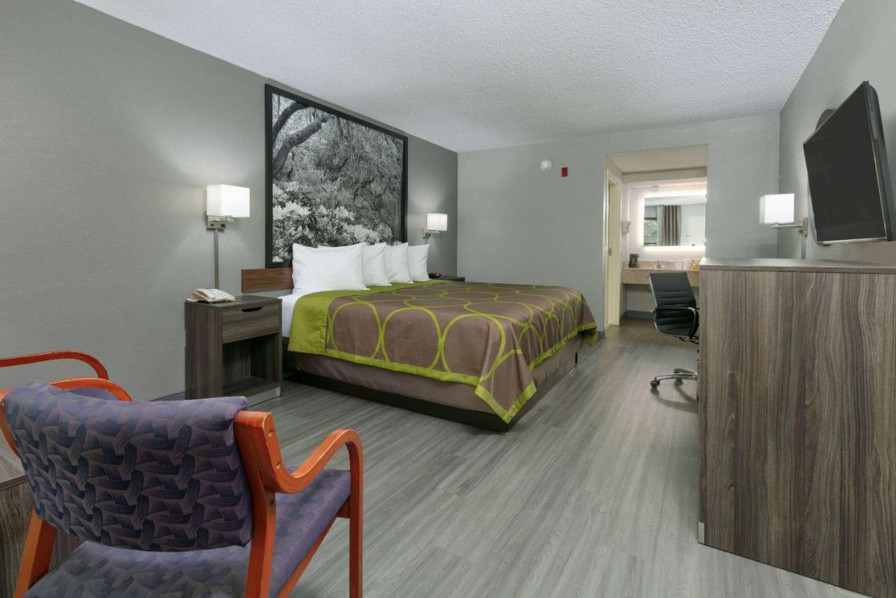 ซูเปอร์ 8 บาย วินด์แฮม ไดเบอร์วิลล์ บิล็อกซี แอเรีย Hotel ภายนอก รูปภาพ