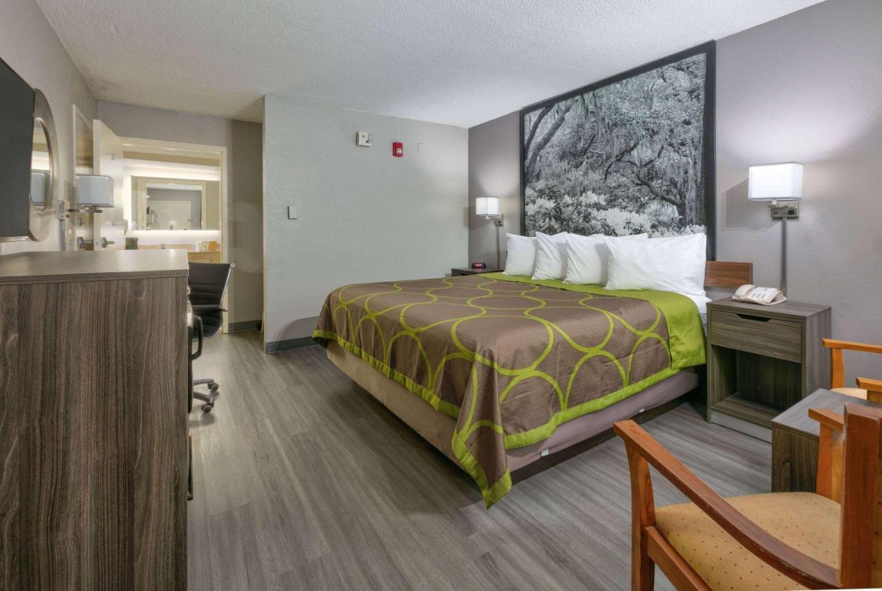ซูเปอร์ 8 บาย วินด์แฮม ไดเบอร์วิลล์ บิล็อกซี แอเรีย Hotel ภายนอก รูปภาพ