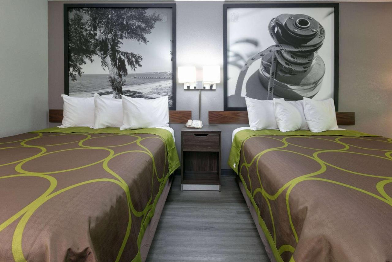 ซูเปอร์ 8 บาย วินด์แฮม ไดเบอร์วิลล์ บิล็อกซี แอเรีย Hotel ภายนอก รูปภาพ