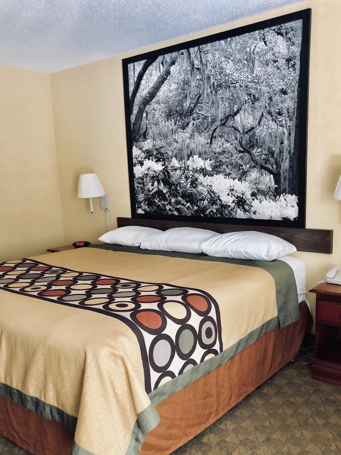 ซูเปอร์ 8 บาย วินด์แฮม ไดเบอร์วิลล์ บิล็อกซี แอเรีย Hotel ภายนอก รูปภาพ